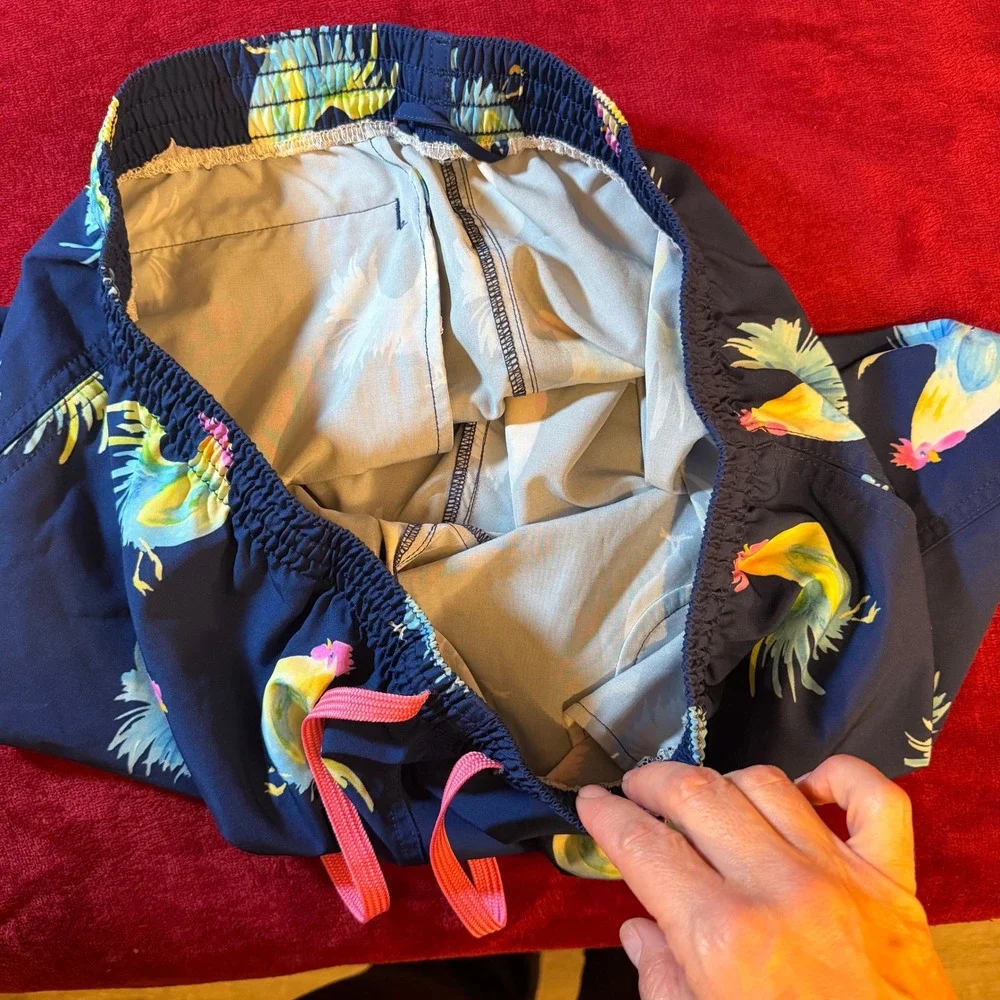 Chubbies Mens Navy Blue Rooster Print Swim Trunks Pink Drawstring Shorts‎ 5.5in